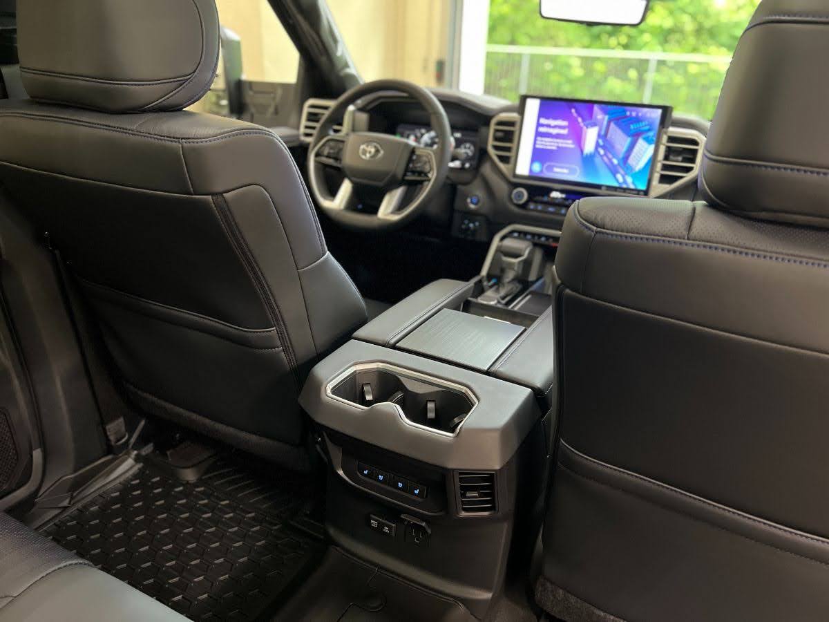 2022 Tundra Platinum Photo Gallery in Black 18 2022 Tundra Platinum Photo Gallery in Black 18